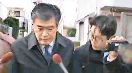 福田淳一（左）被指性騷擾女記者。（電視畫面）