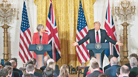 文翠珊（左）邀請特朗普（右）訪英國。（資料圖片）