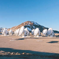 天文學家利用位於南極的望遠鏡巡天觀測，發現該星系。（互聯網圖片）