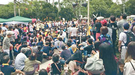 台大學師生昨日發起「新五四運動」支持管中閔。
