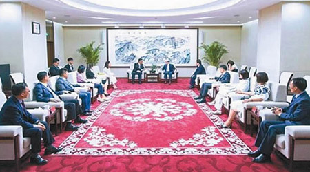 劉結一與國民黨立委參訪團會面。（互聯網圖片）