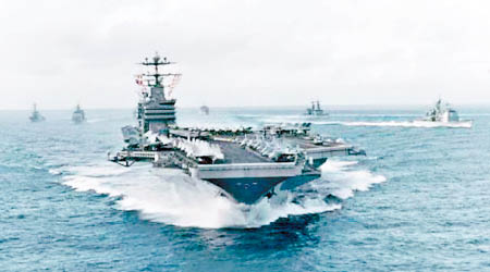 美國航母小鷹號○七年被拒訪港後經過台灣海峽。