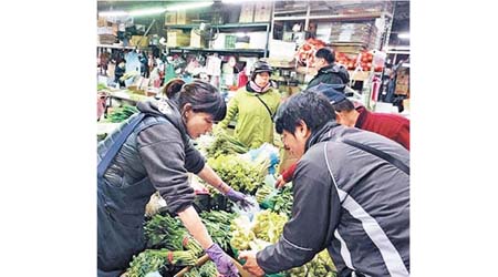 颱風未至，但台北蔬菜批發價格已上漲。（中時電子報圖片）