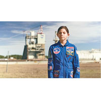 卡森從小就參加NASA的活動。