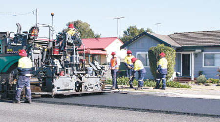 悉尼首以「塑膠瀝青」鋪砌道路。