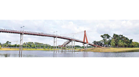 吊橋（圖）的外形結構倣效曼谷湄南河上的拉瑪八世大橋設計。（互聯網圖片）