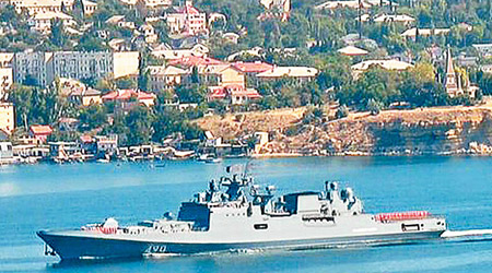 俄軍護衞艦伊森上將號日前奔赴地中海。（互聯網圖片）