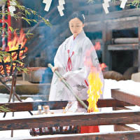 參加者將獲安排穿上巫女服裝出席神道教儀式。