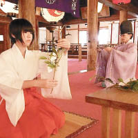 參加者須打掃神殿熊野大社。