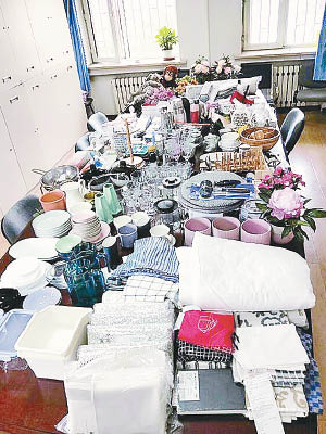 警方在劉男家中搜出逾百件贓物。（互聯網圖片）
