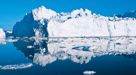 隨着海洋的溫度變暖，導致冰川下層開始融化，變成水後流向其他海域。