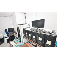 泰國警方檢獲多部電腦。