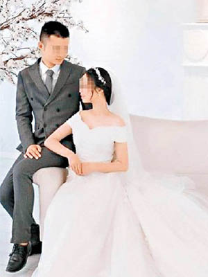 不幸罹難的新婚夫婦，賀男（左）與牟女（右）的結婚照。（互聯網圖片）