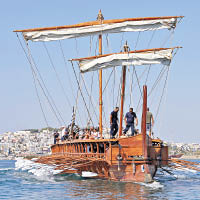「奧林匹克號」仿照古希臘三列槳木戰艦重製。