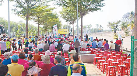 高雄高雄民進黨在高雄亦有舉辦台獨集會，惟現場氣氛冷清。（互聯網圖片）