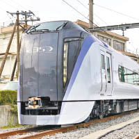 前往富士山麓的班次採用新型列車。（互聯網圖片）