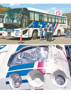 上及下圖：肇事旅遊巴車頭受損。（互聯網圖片）