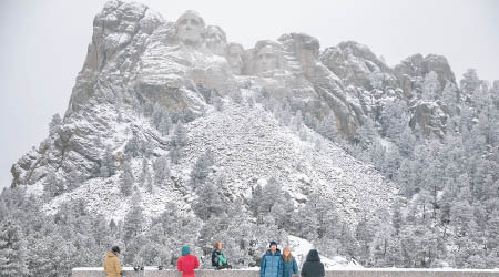 美國多地被白雪覆蓋。（美聯社圖片）