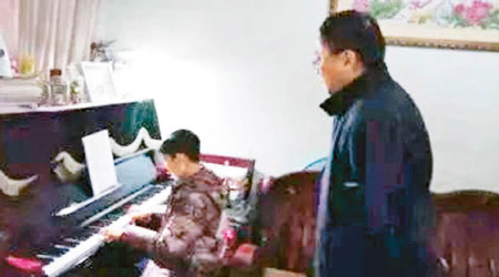 上海貧困戶有名貴鋼琴引質疑。（互聯網圖片）