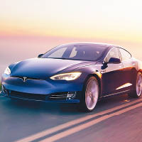 起火汽車為圖中同型的Tesla Model S。