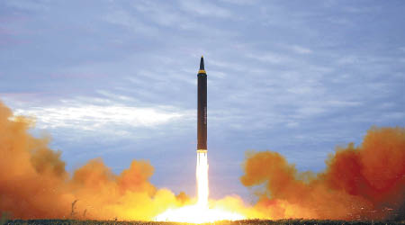 專家推測北韓或展開新一輪試射。圖為火星十二型中程導彈。