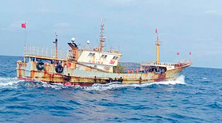 涉越界的大陸船，被指偽裝成台灣漁船。（互聯網圖片）
