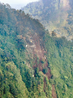 「蘇霍伊超級噴射機100」當年在印尼失事撞山。