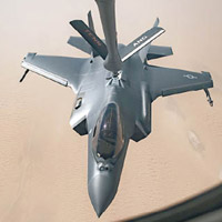 F-35A接受空中加油。