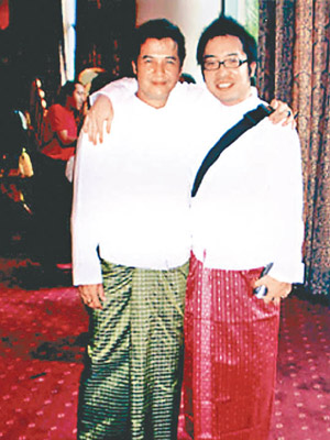 遇害的小山智史（右）是緬甸事務專家。