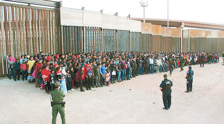 特朗普利用徵稅，就非法移民問題向墨西哥施壓。（美聯社圖片）