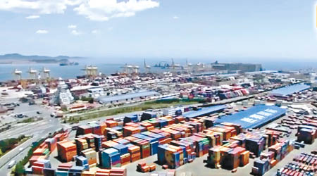 中美貿易戰導致商品進出口生意受影響。（互聯網圖片）