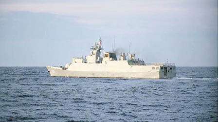 菲律賓不滿中國軍艦駛入黃岩島。（互聯網圖片）