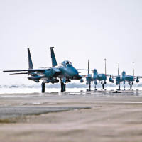 美軍F-15E戰機飛抵阿聯酋。（美軍圖片）