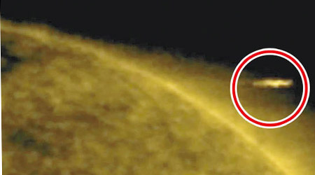 韋林指太陽風暴右上方的物體是UFO（紅圈示）。