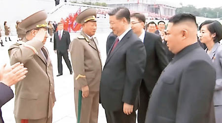 太陽宮廣場安排北韓黨政領導向習近平致敬。