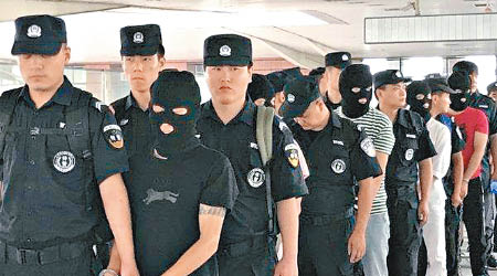 大批疑犯被押返浙江。