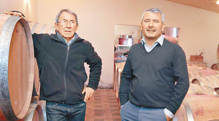 里吉斯（左）及格朗多（右）賣假酒被罰。（互聯網圖片）
