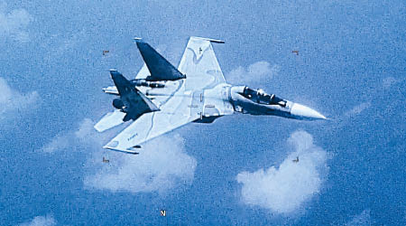 委內瑞拉蘇30戰機（圖）飛近美軍偵察機。