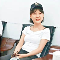 郭美美剛出獄時打扮樸素。