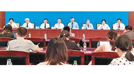 教育部在北京召開記者會。