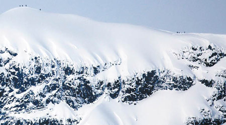 凱布訥山目前高度為有紀錄以來最低。（美聯社圖片）