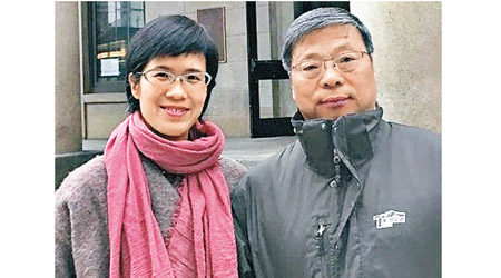 徐小莉（左）透露丈夫盧廣（右）已獲釋。（互聯網圖片）