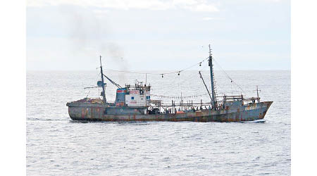 涉事北韓漁船闖入日本專屬經濟海域。（美聯社圖片）