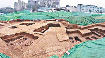 專家估計墓穴在明清時期興建。（互聯網圖片）