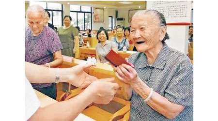深圳正面臨人口老化問題。（互聯網圖片）