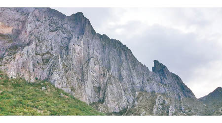 波特瑞羅峰十分陡峭。（美聯社圖片）