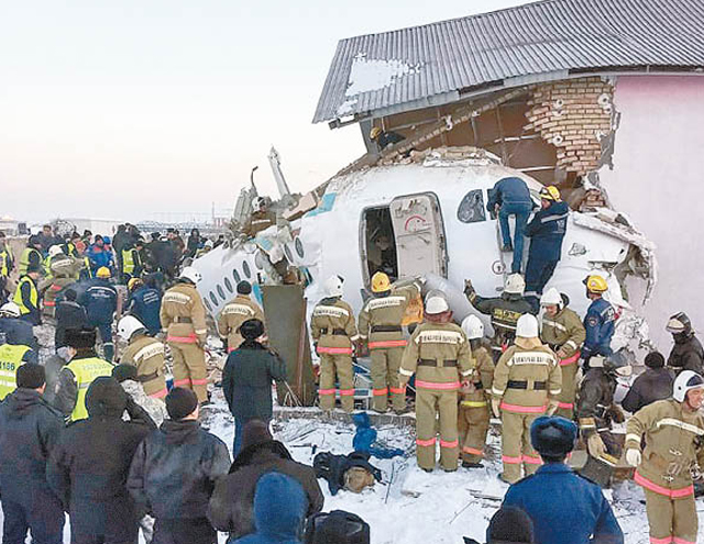 客機斷頭 哈薩克空難 12死49傷