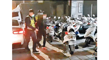 台灣高雄市上周四晚發生當街擄人暴力事件，疑犯被警方拘捕。