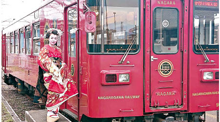 舞妓列車再度登場。