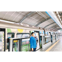 深圳地鐵明起實施實名制防疫。